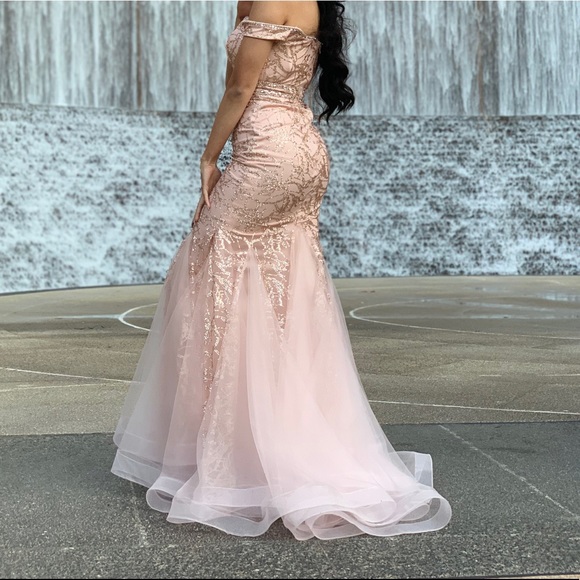 Prom dress originally M but altered to a S - Picture 7 of 8